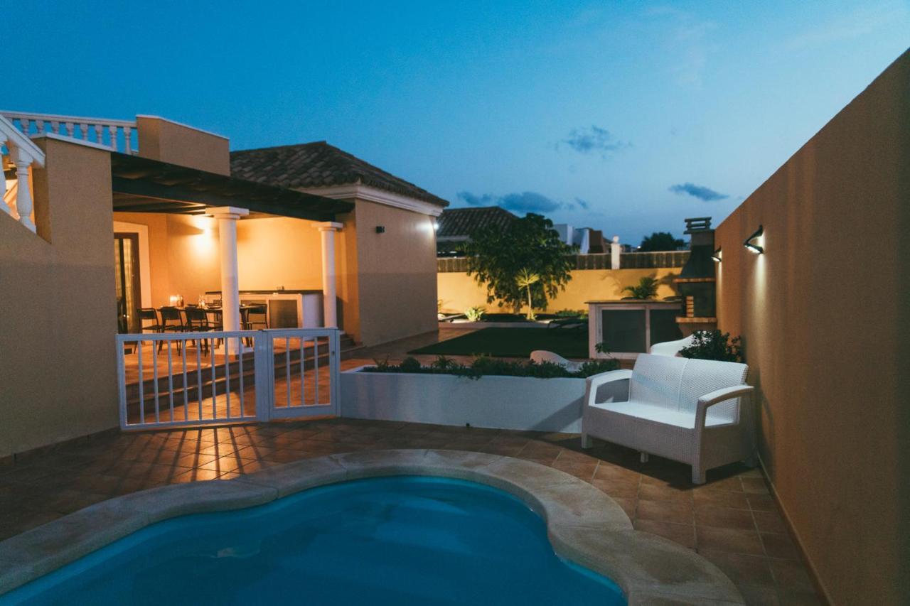 Moderne Villa Met Verwarmd Zwembad In Corralejo Buitenkant foto